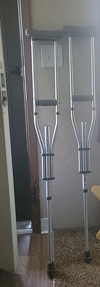 Crutches Aluminum 13 Adjustable Height Slots