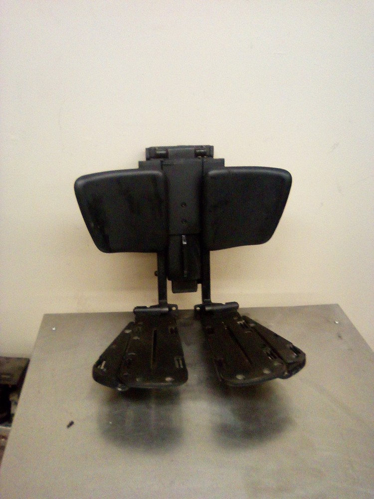 Quantum Edge 2. 0Powerchair Powered Footrest Assembly W Calf Pads & Footrest ML1
