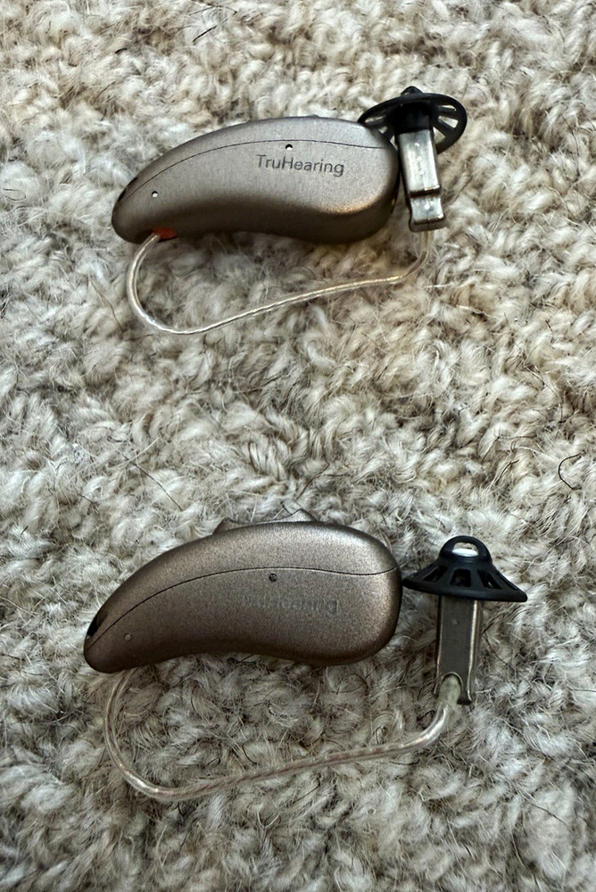TruHearing BTE Rechargeable Hearing Aids Pair Gray w/ Charging Station & Case