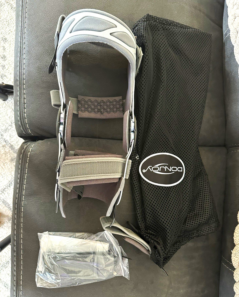 DonJoy OA Nano Knee Brace Medium Right Gray Adjustable Stabilization w/ Bag