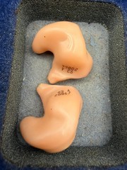 Beltone Hearing Aid Lot Custom Ear Molds B26PA Zinc Air Batteries & Case