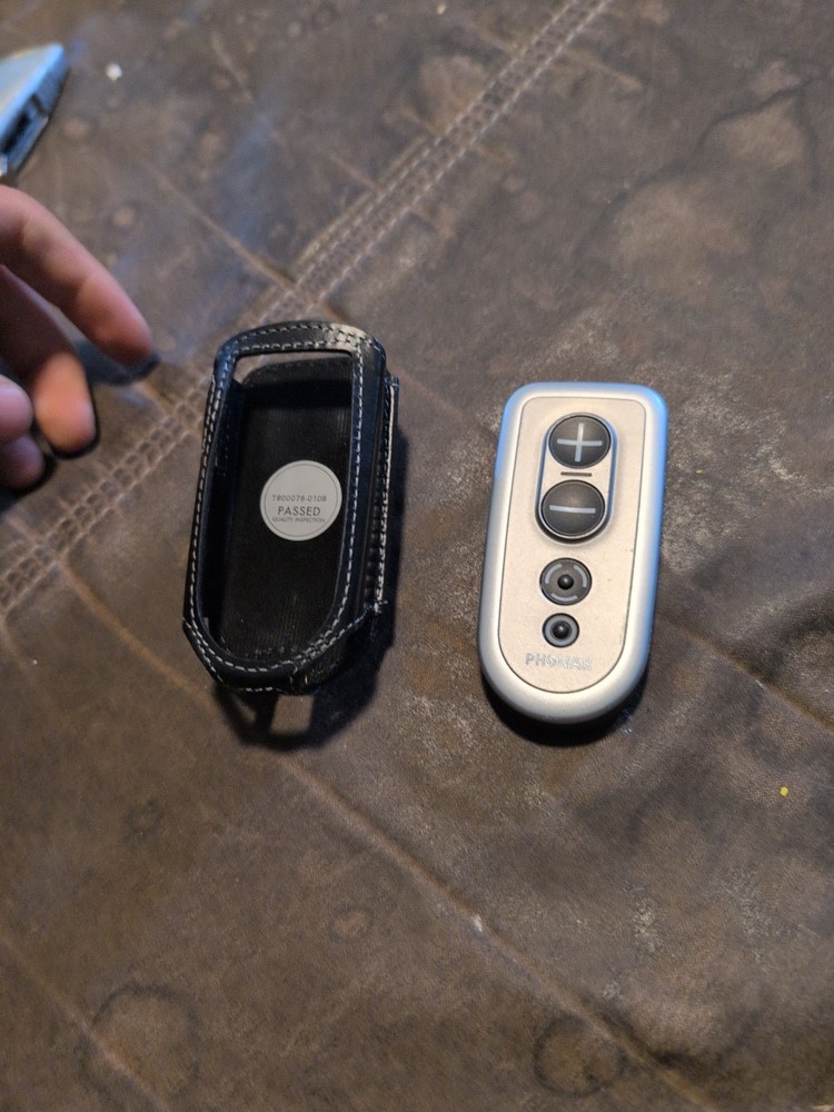 Phonak PilotOne Hearing Aid Remote Control Silver Black with Case