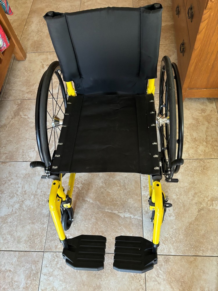 Invacare PRO SPIN X 4 Foldable wheelchair lightweight