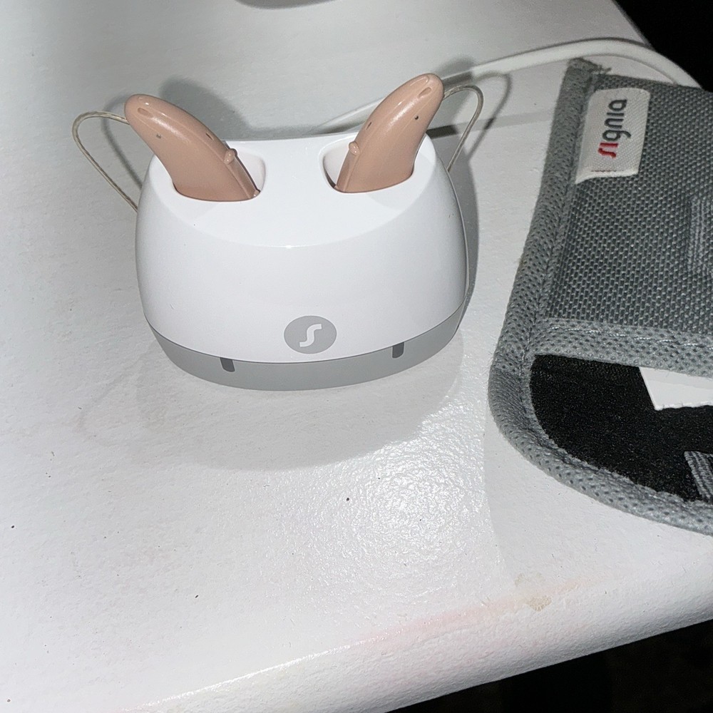 Signia Pure C&G T RIC Rechargeable listening solutions Both Ears Beige w/ Case
