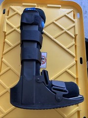 United Ortho Short Air Cam Walker Fracture Boot Fits Left or Right – Medium