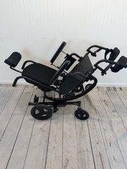 Quickie Iris Tilt in space Wheelchair 18″x18″ adj depth