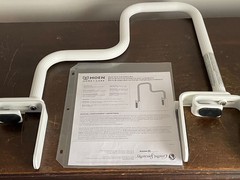 Moen DN7005 16-1/2 in. Multi-Grip Tub Safety Bar in Glacier