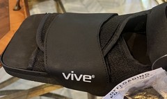 VIVE Post Op Recover Shoe w/Adjustable Strap fits Left or Right Large New