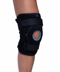UVG* DonJoy Advantage Stabilizing Hinged Knee Wrap