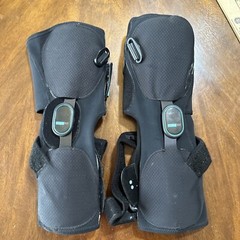 Ossur Form Fit Knee Hinged Brace Size S Left And Right Pair