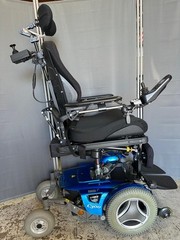 PERMOBIL 3G RNET C300 WHEELCHAIR WITH TILT,RECLINE,LEGS, 8″ LIFT. Lights