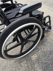 Catalyst Core Ki 5VX SN CVX0104748 03-2022 300 LBS Folding Wheelchair Xcore Whee