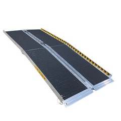 VEVOR Folding Wheelchair Ramp Portable Aluminum Threshold Ramp 6ft 600lbs Cap