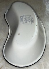 Vintage 1940s Cesco Columbian Made White Porcelain Enamel Metal Basin Tray