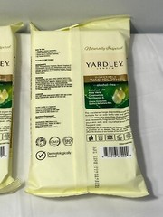 Disposable Washcloths with Aloe Vera, Chamomile, and Vitamin E, Lot of 2, New