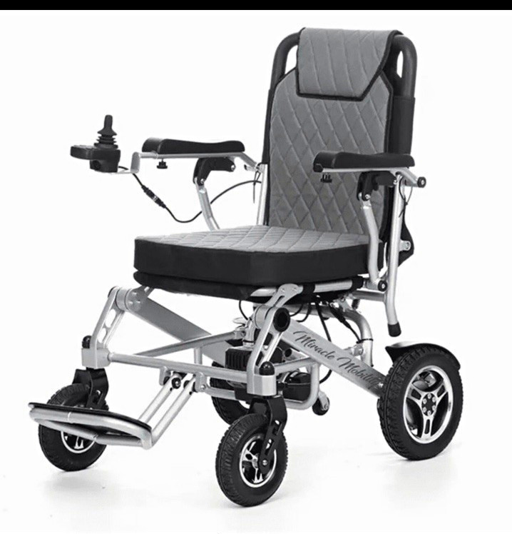 Miracle Mobility Silver 6000 Plus Foldable Lightweight 400W 265lb 12mi Silver