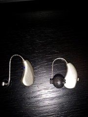 Widex Magnify 220 Hearing Aids RC—Read Description