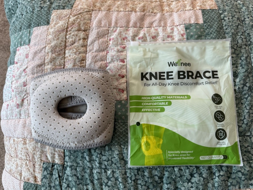 Wellnee Knee Brace For All Day Knee Discomfort Relief. One Size Fits All – NEW