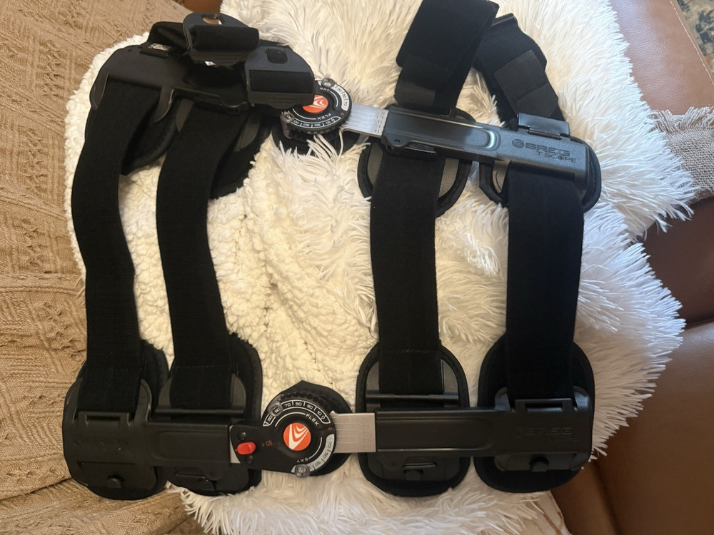 Breg T Scope Premier Post-Op Knee Brace, Hinged ROM Adjustable Universal Fit
