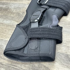 Breg CrossRunner Soft Wraparound Knee Brace – Medium