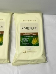 Disposable Washcloths with Aloe Vera, Chamomile, and Vitamin E, Lot of 2, New