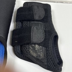 Wrist Braces Mueller & Unbranded – Adjustable OSFM Support Splints Left