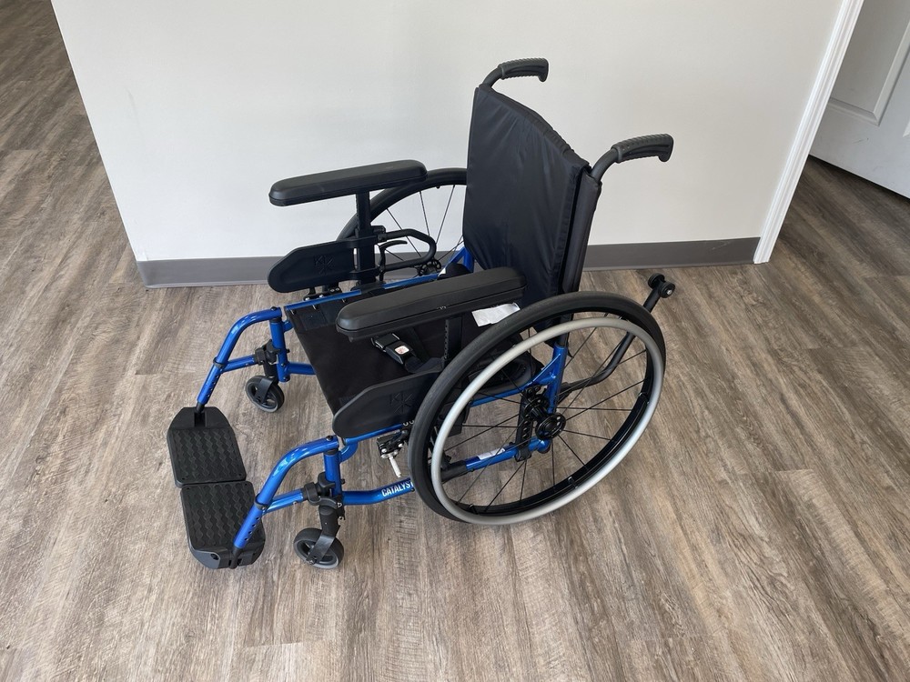 Ki Mobility Catalyst 5Vx Wheelchair Seat 15.5” W x 18” D – Blue, Flat Free Tires
