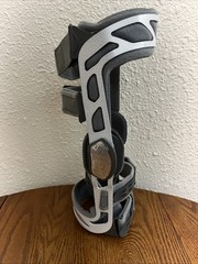 DonJoy OA Nano Knee Brace Medium Left Leg Unloader Osteoarthritis Rigid Support