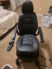 Pride Mobility Jazzy Air 2 Elevating Powerchair – Slightly Used