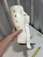Vintage PTB Prosthetic Leg Shell Below Knee Orthotic Walk Boot Cast 15″