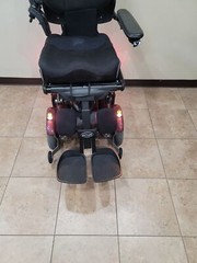 PERMOBIL C400 WHEELCHAIR,W/ POWER 8″ LIFT, TILT,RECLINE,&LEGS. PERMOLOCK, LIGHTS