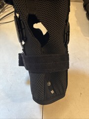 Breg Short Runner Wrap Around Hinged Air Mesh Knee Brace Size Medium
