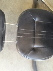 MOBILITY SCOOTER SEAT WITH SWIVEL BASE AND ARM RESTS