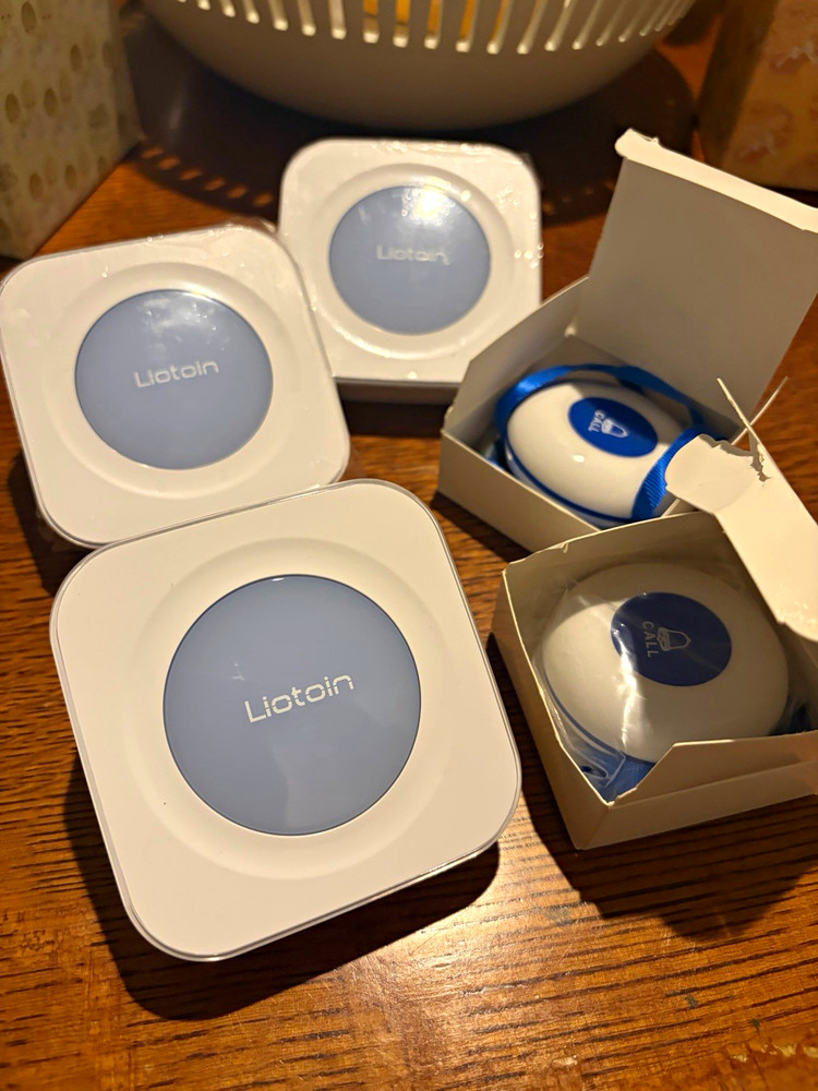 Liotoin Wireless Caregiver Call Button System, Flashing Lights, Base+Button
