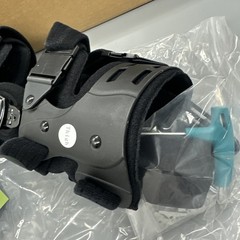 Komzer OA Unloader Knee Brace, Osteoarthritis Bone on Bone Support Black LEFT