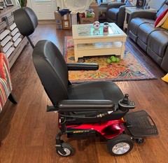 Jazzy Elite ES Powerchair w/ Headrest, Padded Armrests, Red/Black 4-and Carrier