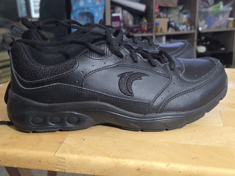 Women’s Slip-Resistant Walking Shoe Size 10 – Therafit brand