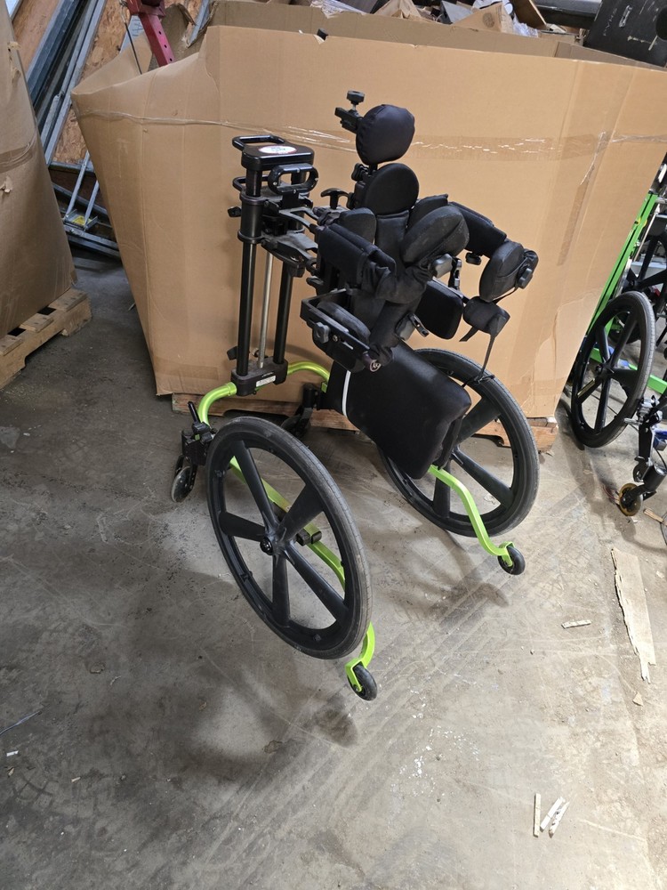 PRIME ENGINEERING GREEN KIDWALK GAIT TRAINER With Light Up Wheels Used