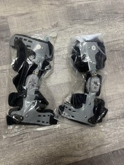Bentley Medical Universal Knee Brace 1 LEFT & 1 RIGHT Comfortland Brace Size: LG