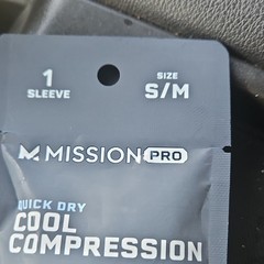 MISSION PRO Quick Dry Cooling Compression Knee Sleeve, Black, Size S/M
