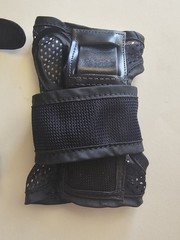 Lazzy Legs Wrist Guards Rollerblading Skating BRACE LARGE SIZE Made In USA