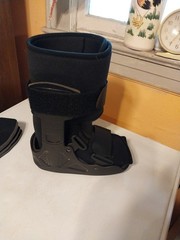 Walking Boot Fracture Boot Short Walker Protective Boot Fits Left or Right Foot
