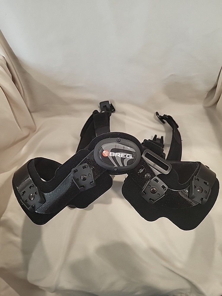 Knee brace Breg Freestyle OA Right Leg Side Medial Knee Brace – Size M NFL
