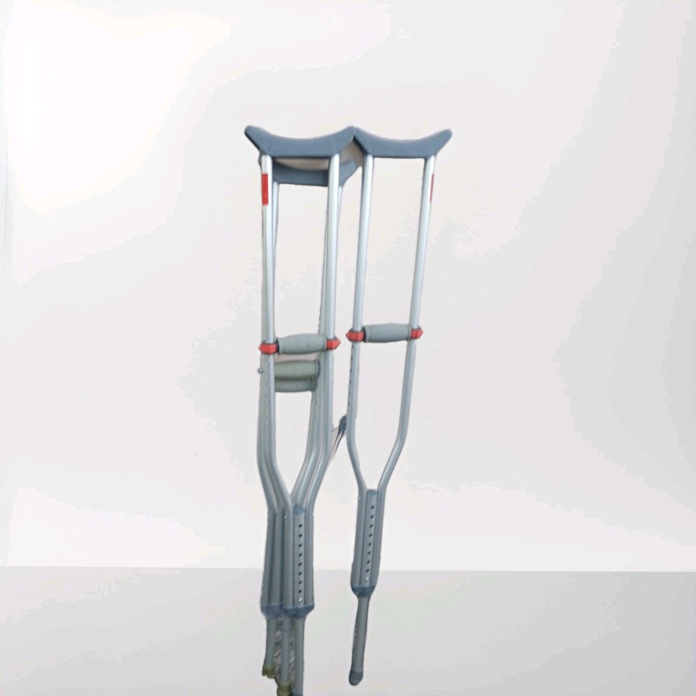 Adjustable Height Underarm Crutches Pair Gray/Silver Aluminum w/ Pads, Grip