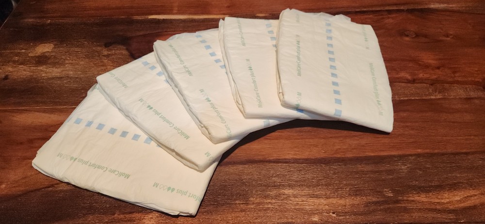 (5ct) *Powdered* Vintage 2013 MoliCare Comfort Plus – Medium – Plastic PE Center