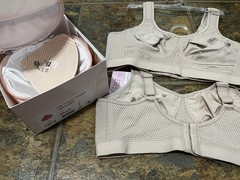 ABC Classic Triangle Lightweight Breast Form Size 2 1072 Made in USA with Case
