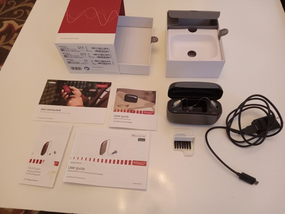 ReSound OMNIA PREMIUM 9 RU961 RIE Hearing AIDS, Charger,Manual & Accessories