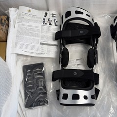 NEW Dr Medical DRMS Dual OA Reliever Left & Right Knee Brace KB0104 Medium