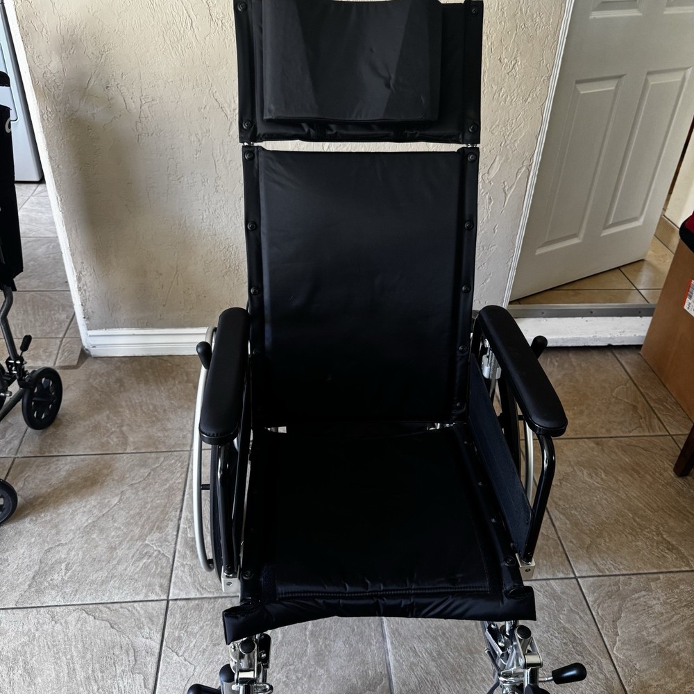 Drive Medical PLA418RBDFA Viper Plus GT Full Reclining Wheelchair with Detachabl