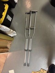 Guardian Aluminum Crutches Adjustable Adult Capacity 300LB 5’2′ to 5’10“ Used